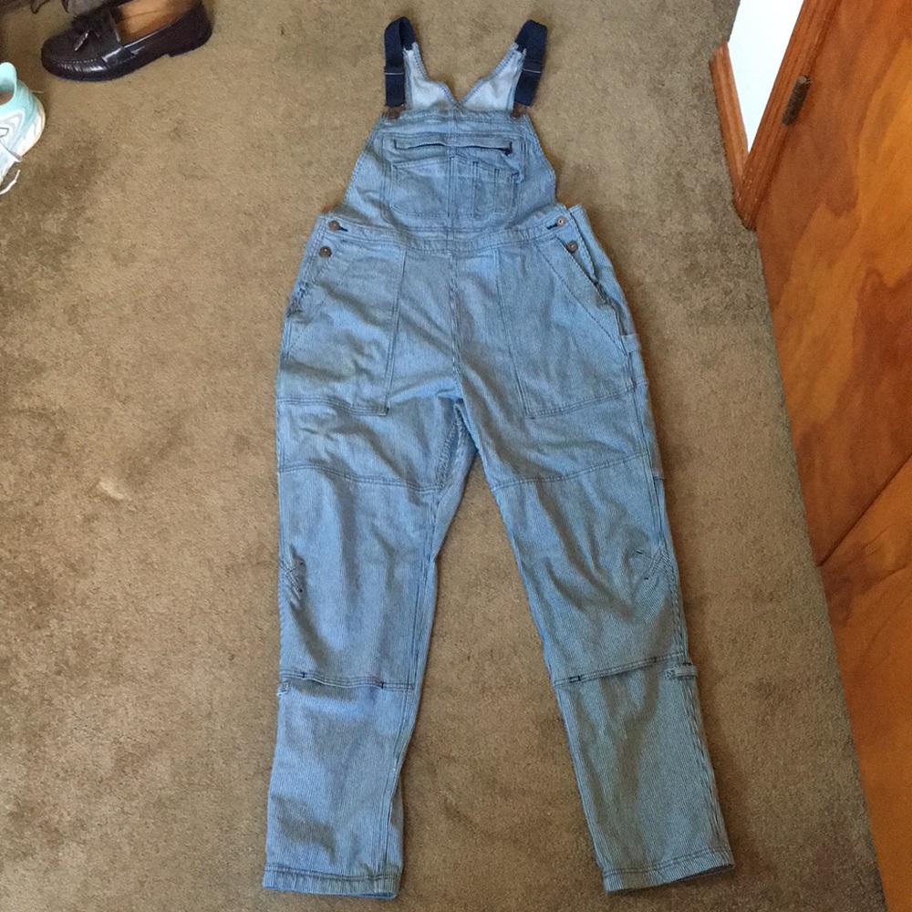 Women’s Duluth Rootstock Gardening Overalls size M x 31 railroad stripe
